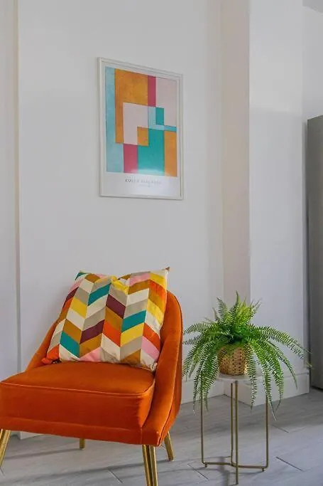 New Stylish 5Bd, 5Min From Town Villa Cardiff
